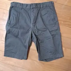 GU オリーブグリーン ショートパンツ
