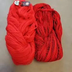 赤と黒の毛糸 250gセット