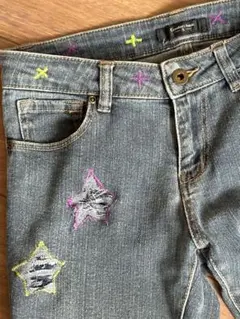 Comfort Basic 星柄刺繍 フレアデニムパンツ