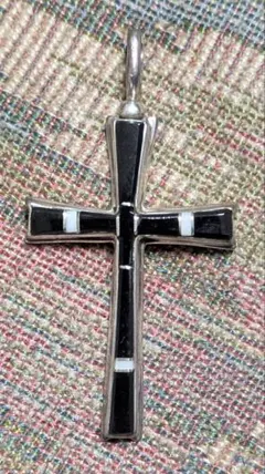 極美品 アルテミスクラシック クロス オニキス ネックレス トップ 白蝶 