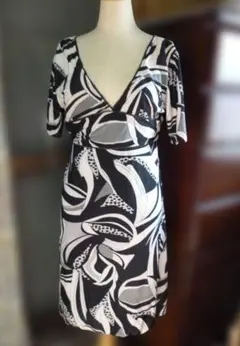 ワンピース　半袖　レディース　モノトーン　膝上丈　M