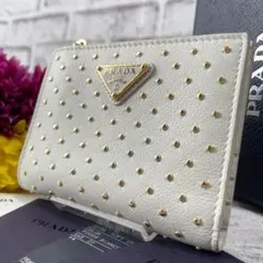 未使用級・現行✨プラダ　折り財布　スタッズ　三角ロゴ　RFID　付属品　日本限定のサムネイル
