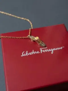 Salvatore Ferragamo 靴 チャーム ネックレス フェラガモ