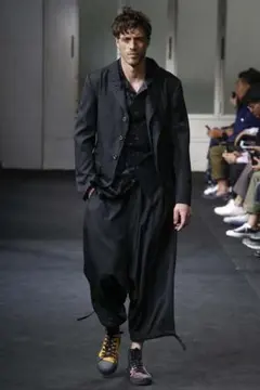 yohji yamamoto タブ留めピークレザージャケット 5サイズ - メルカリ