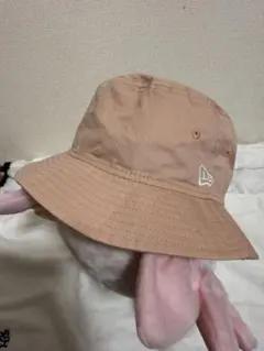 New Era バケットハットピンクベージュ レディースM/Lのサムネイル