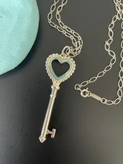 Tiffany & Co. ハートキー ネックレスのサムネイル