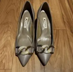 DIANA ダイアナ ベージュ ポインテッドトゥパンプス 新品同様 23cm