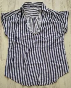 INGNIのストライプ柄トップス