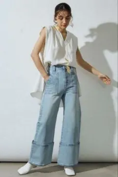 UN3D. タックデニムパンツのサムネイル