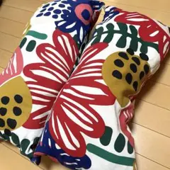 IKEA クッション　インテリア　花柄