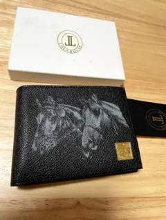 新品LOUVROUSE ルーブルーゼ 本革ブラックレザー 二つ折り財布のサムネイル