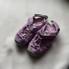 紫色のキッズサンダル 18cm
