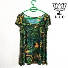 Tシャツ　半袖　カットソー　おしゃれ　柄物　幾何学模様のサムネイル