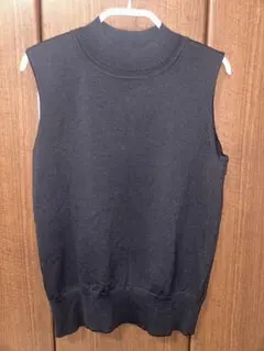 GU ブラック ノースリーブセーター Mサイズ