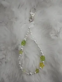 花型ビーズの携帯ストラップ