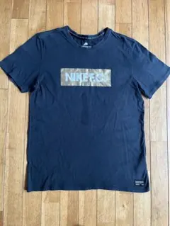 【難有】Nike　ナイキ　Tシャツ　ブラック　黒　ゴールド　半そで　丸首