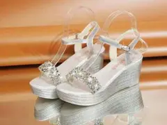 2020夏の厚底のドリルの1つのバックルのサンダルr