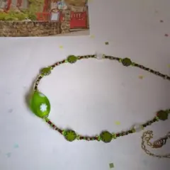 黄緑のムラーノガラスのネックレス