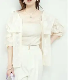 ナチュラルクチュール アイボリー フラワーシアーブラウス フリル