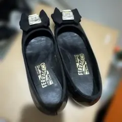 FERRAGAMO ブラックリボンフラットシューズ