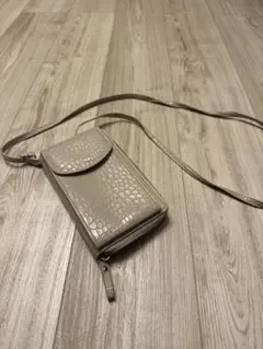 クロコダイル型押しスマホショルダーバッグ