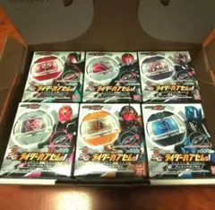 カプセム キャラクター玩具