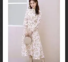 noela ノエラ　花柄長袖ワンピース