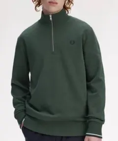 FRED PERRY ハーフジップスウェット M3574 グリーン Mのサムネイル