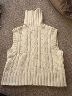 アイボリー ケーブルニット ノースリーブ