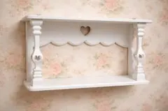 ハンドメイド　ホワイト木製シェルフ ウィリアム・モリス壁紙 キャビネット ハンドメイド ホワイト木製シェルフ ウィリアム・モリス壁紙