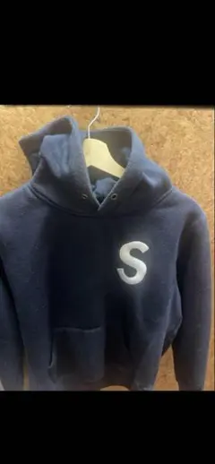 Supreme こちらの商品キッズのエルサイズです