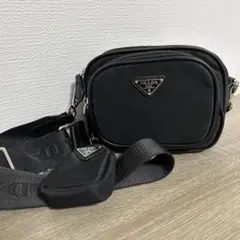 PRADA ブラック ショルダーバッグ