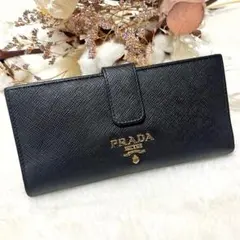 美品✨️ PRADA サフィアーノ 二つ折財布 ロゴ金具 小銭入れ ブラックのサムネイル
