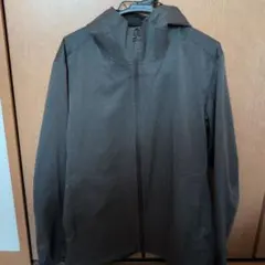 ユニクロ　ブロックテックパーカー　XLサイズ