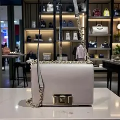 正規品＆極美品‼️ フルラ ＭＩＭＩ クロスボディ チェーン ショルダーバッグ