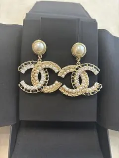 CHANEL ダブルCロゴ ピアス