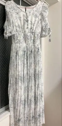 花柄ワンピース