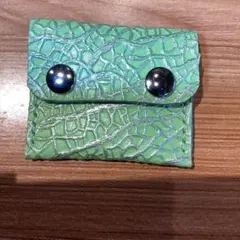 手のひらサイズのコインケース　ハンドメイド　本革　革細工　レザークラフトのサムネイル