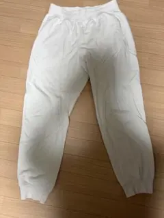 ユニクロ　白長ズボン