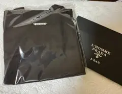 PRADA プラダ ノベルティ　最新ロゴプレート付き トートバッグ 箱付き