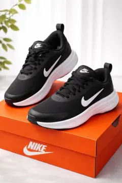 Nike ブラック スニーカー