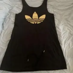 アディダス　adidas レディース S 黒にゴールドのビッグロゴ