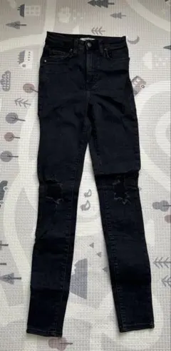 FOREVER 21 ブラック スキニーデニム ダメージ加工