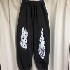 炎グラフィック 黒 ジョガーパンツ