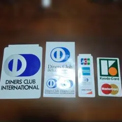 昭和時代の クレジットカードの 使用 PR のステッカーです。