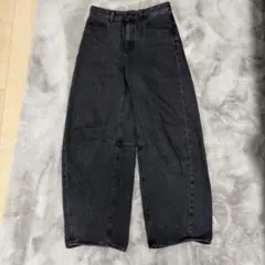 GU バレルレッグジーンズ