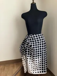 ドリスヴァンノッテン　デザインスカート DRIES VAN NOTEN（ドリスヴァンノッテン）中古・古着オンライン