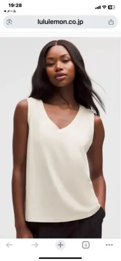 新品未使用　lululemon Vネック タンクトップ