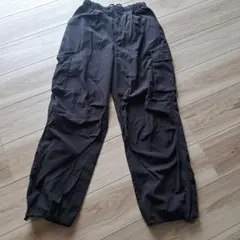 ブラックカーゴパンツ ドローストリング付き