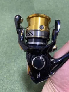 美品 SHIMANO ナスキー C2000HGS 箱付 ほぼ未使用のサムネイル